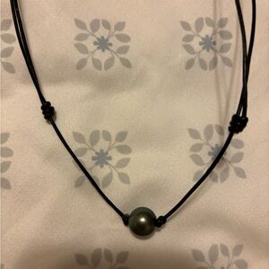 New Tahitian Pearl on Black Leather Necklace Cord Adjustable Choker